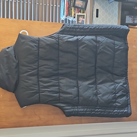 Vest - Picture 4 of 4